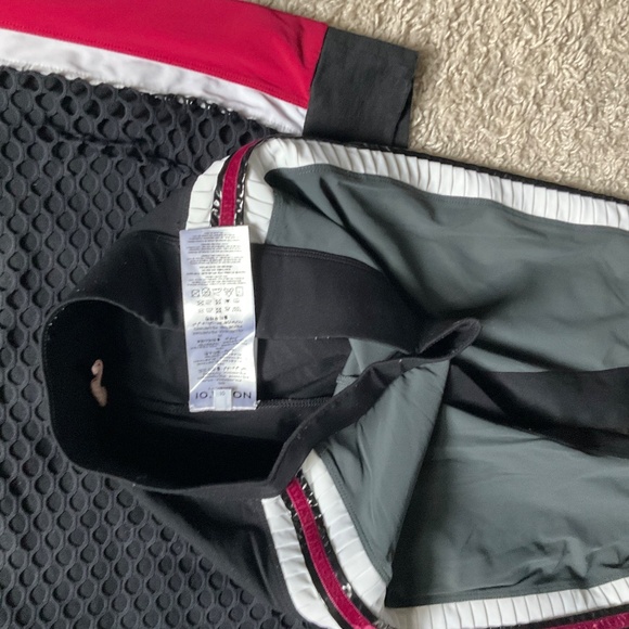 NO KA' OI SET OF LEGGINGS AND SWEATSHIRT. SIZE: 01-02 (S). COLOR: BLACK MULTI. P - Picture 7 of 10